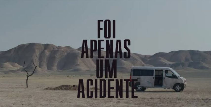 Cena do filme 'Foi Apenas um Acidente', mostrando os personagens principais em momento de tensão