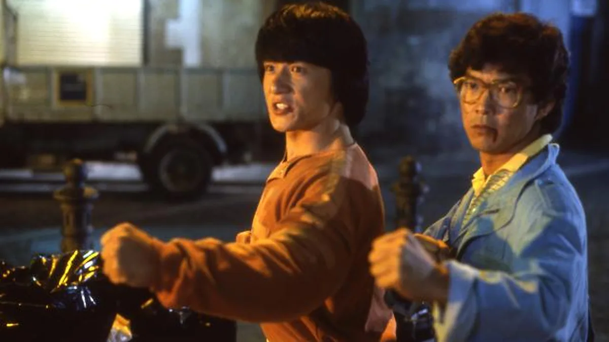 Jackie Chan e Benny Urquidez durante o duelo de artes marciais de Detonando em Barcelona